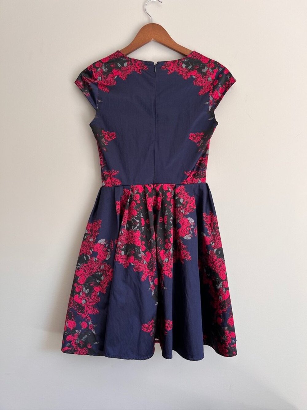 ASOS Navy & Hot Pink Floral Fit & Flare Dress Deep V – US 4 / UK 8 - Picture 2 of 13